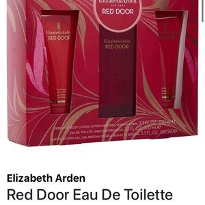 Elizabeth Arden Red Door Bath & Body Gift Set in Bold Red